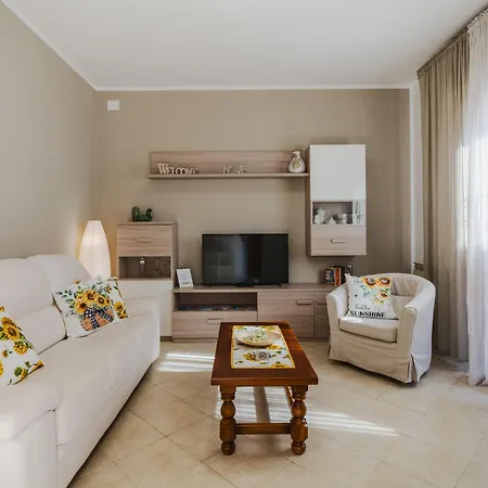 Appartement Sunflower Piano Terra By Interhome *