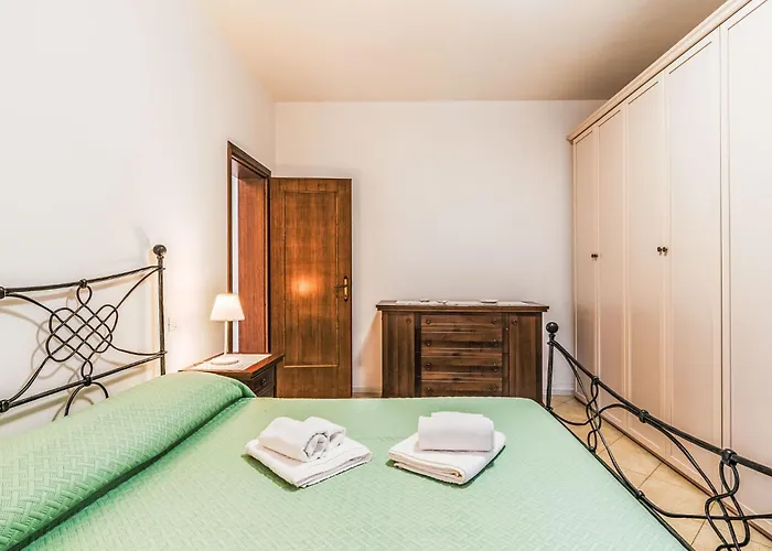 Sunflower Piano Terra By Interhome В'яреджо