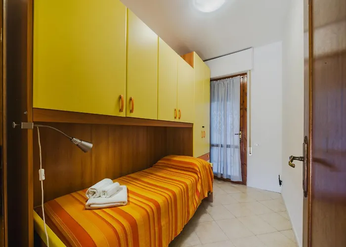 Апартаменти Sunflower Piano Terra By Interhome *