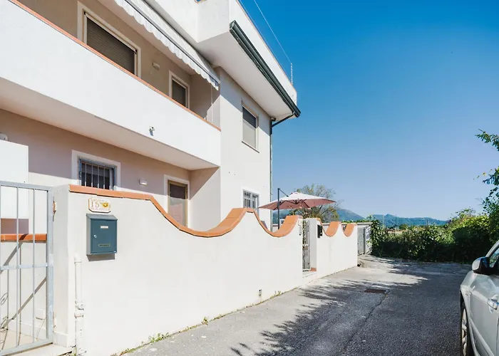 Апартаменти Sunflower Piano Terra By Interhome *